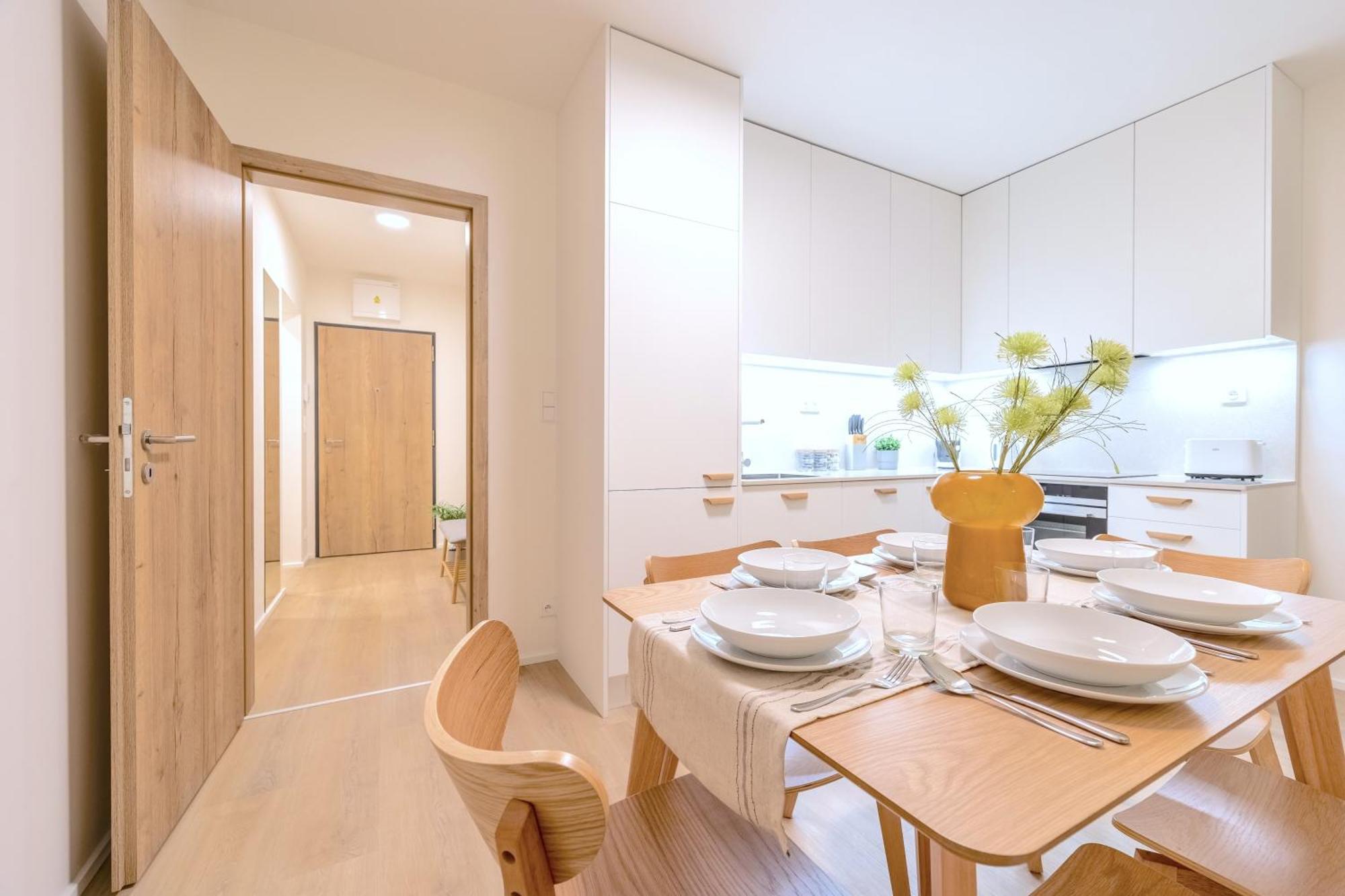 Bright 2Br - 5Th Floor, Balcony, Free Parking By Gravity Prague Apartment Exterior foto