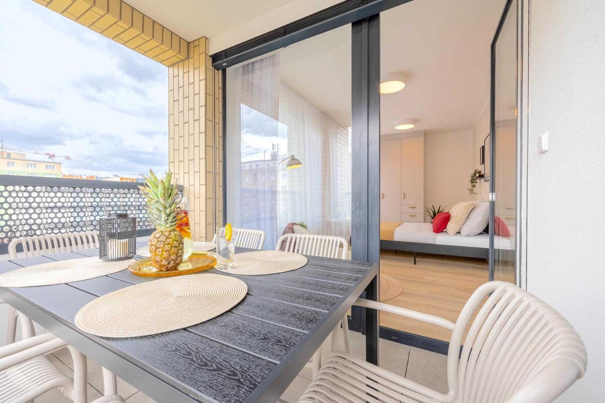 Bright 2Br - 5Th Floor, Balcony, Free Parking By Gravity Prague Apartment Exterior foto