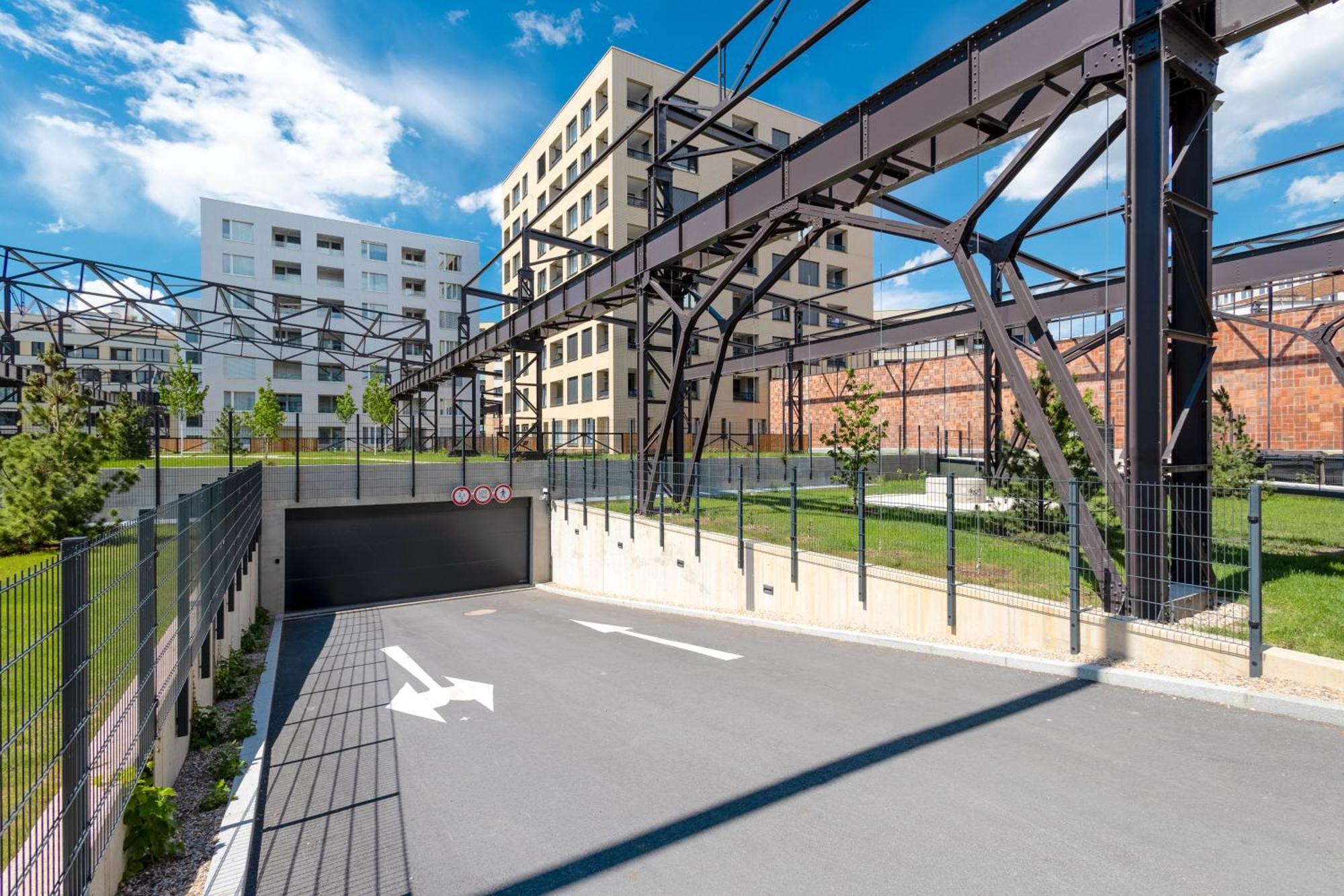 Bright 2Br - 5Th Floor, Balcony, Free Parking By Gravity Prague Apartment Exterior foto