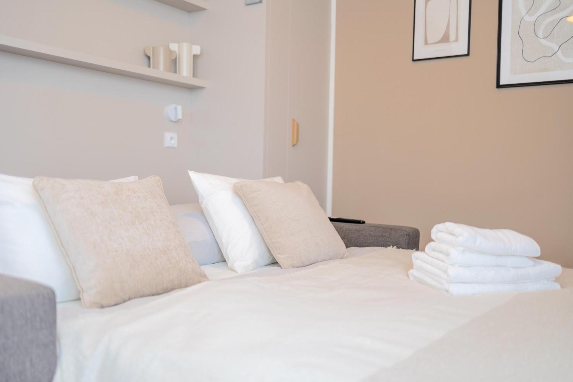 Bright 2Br - 5Th Floor, Balcony, Free Parking By Gravity Prague Apartment Exterior foto